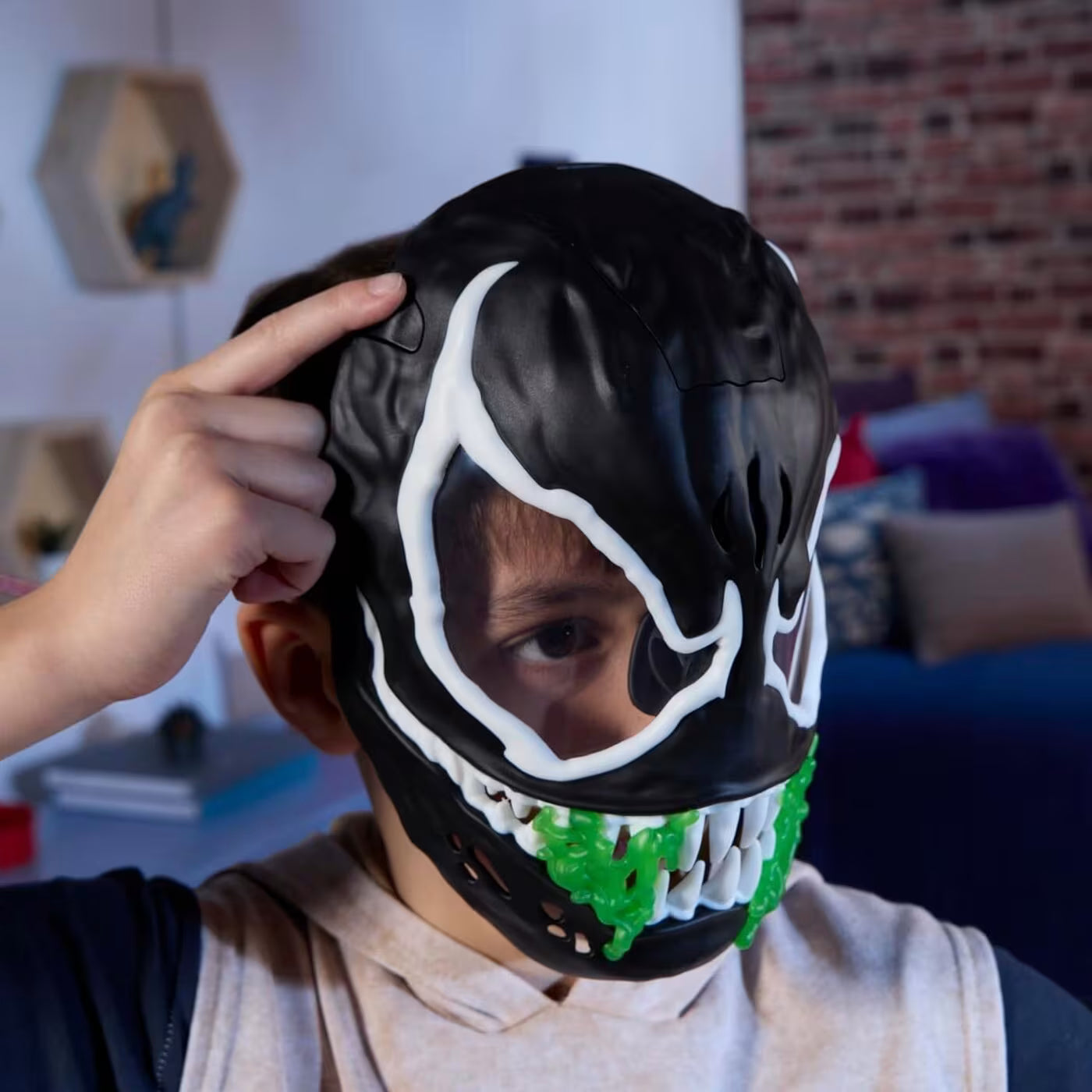 Marvel Spiderman Venom Versus Venom Glow Mask (G1828)