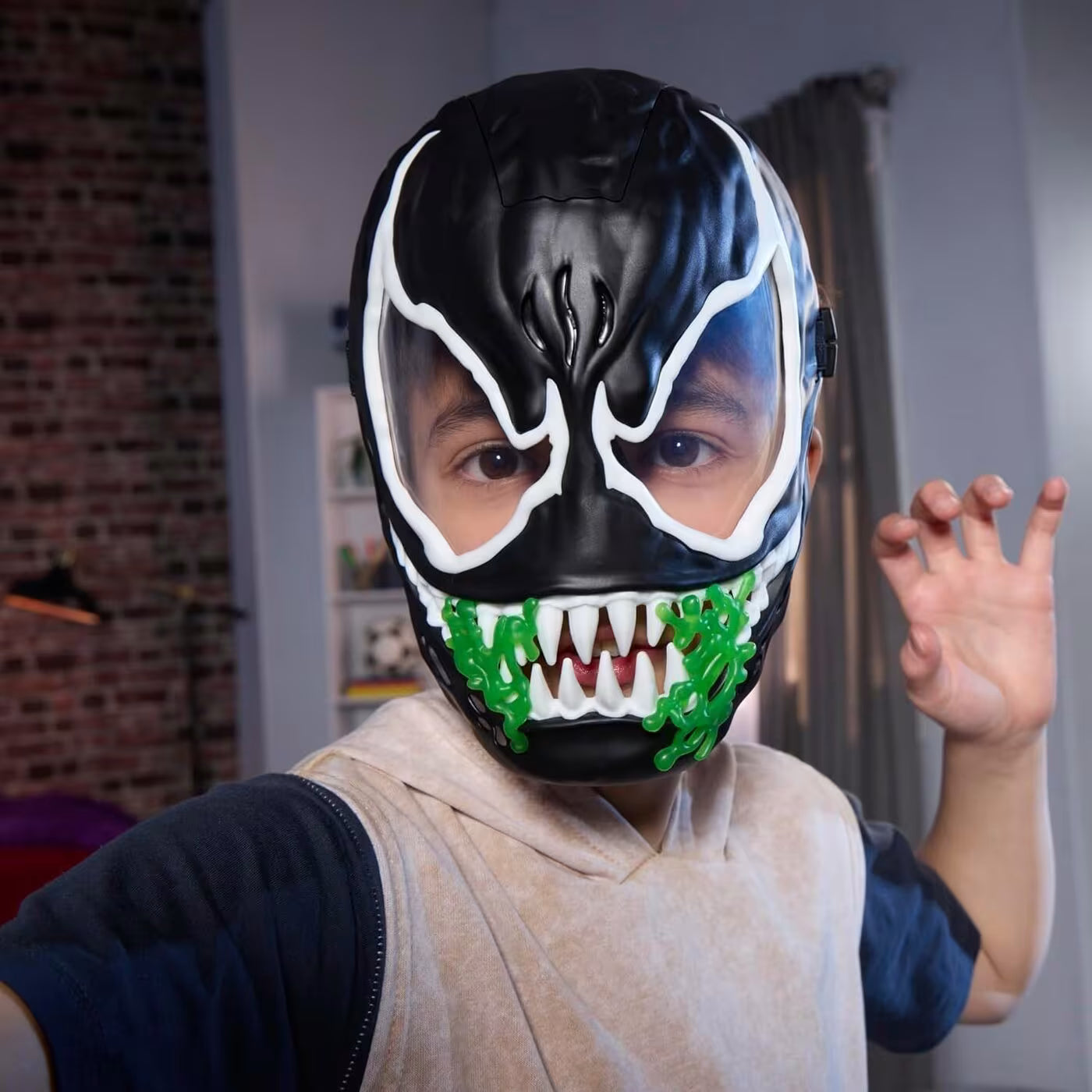 Marvel Spiderman Venom Versus Venom Glow Mask (G1828)
