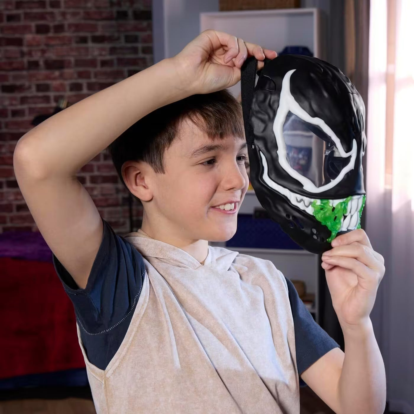 Marvel Spiderman Venom Versus Venom Glow Mask (G1828)