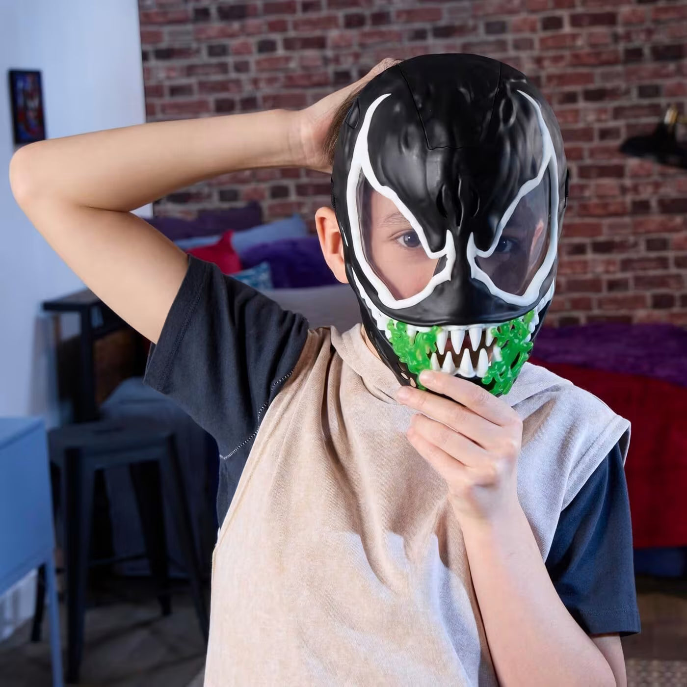 Marvel Spiderman Venom Versus Venom Glow Mask (G1828)