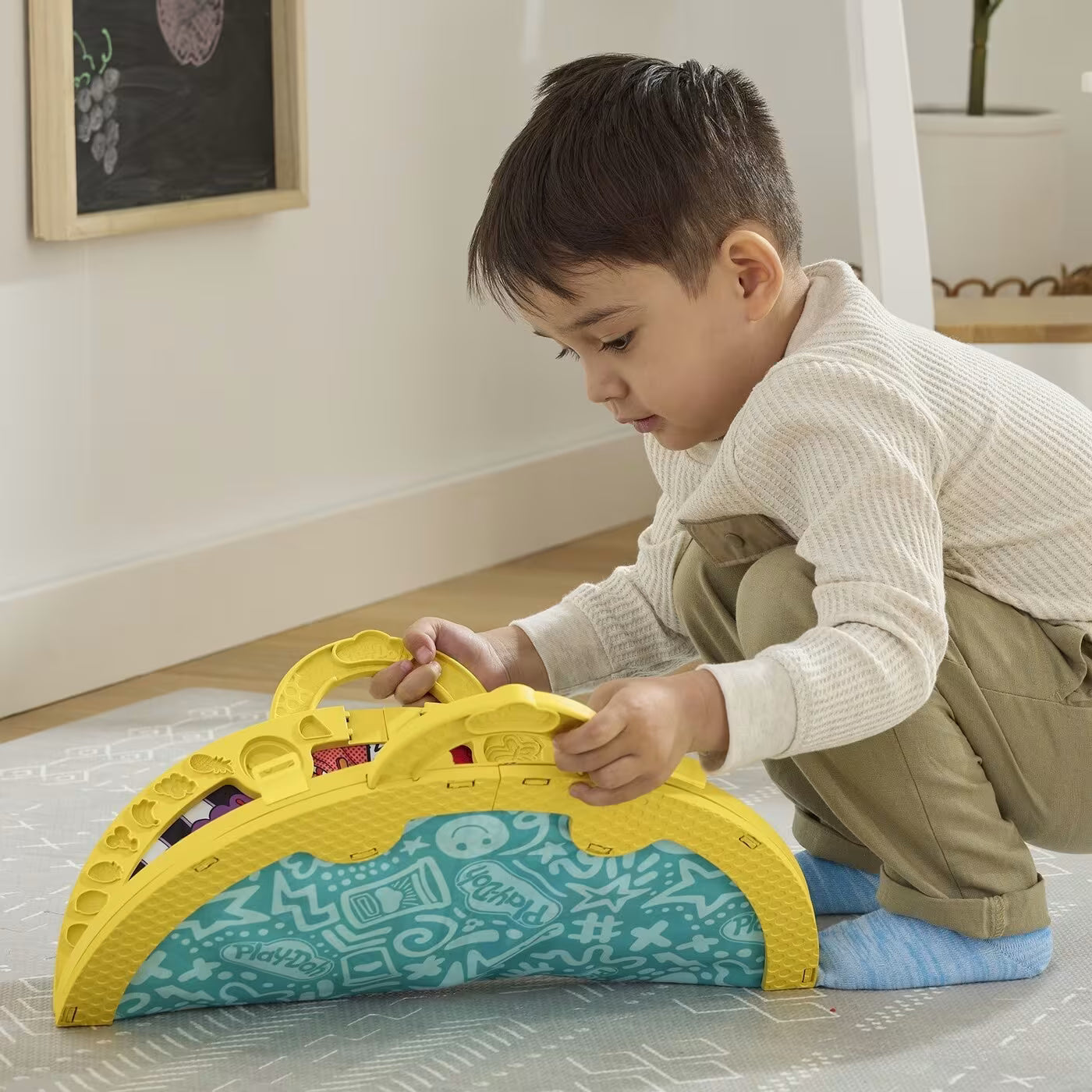 Play-Doh Fold n Go Playmat (F9143) - Fun Planet