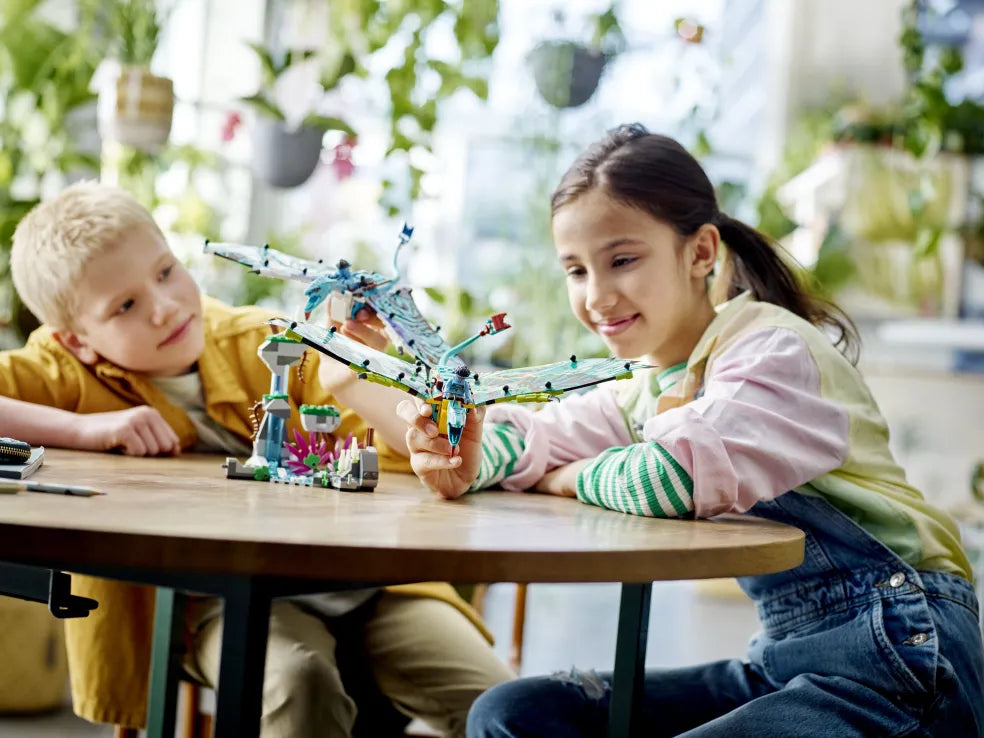 LEGO Avatar Jake & Neytiri's First Banshee Flight (75572) - Fun Planet
